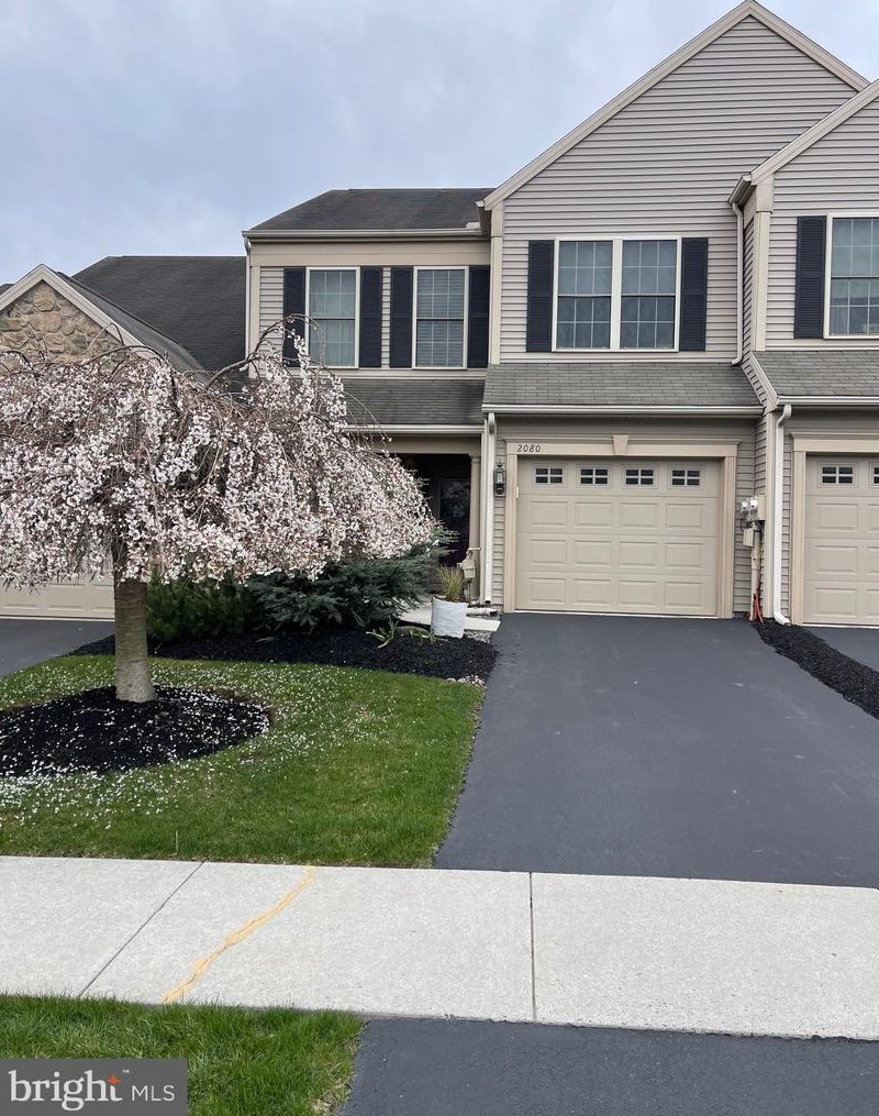 2080 Deer Run Dr, Hummelstown, PA 17036