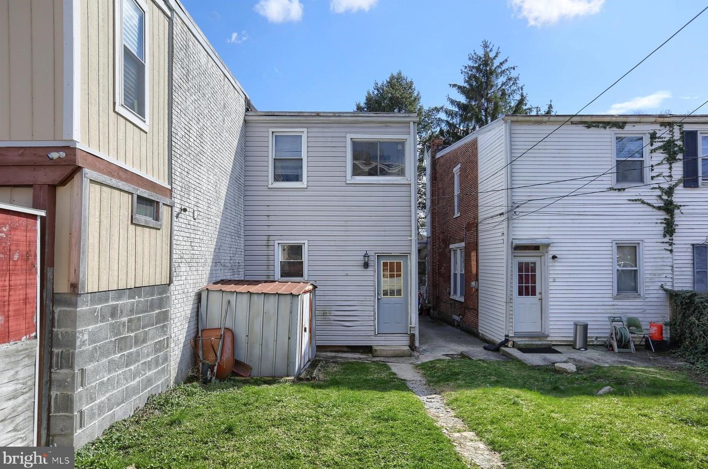 2624 Derry St, Harrisburg PA  17111-1146 exterior