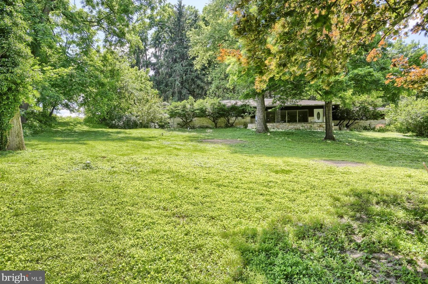 3757 Chambers Hill Rd, Harrisburg, PA 17111