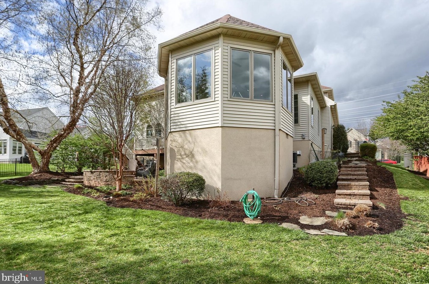 1238 Cardinal Way Rd, Hummelstown PA  17036-8548 exterior