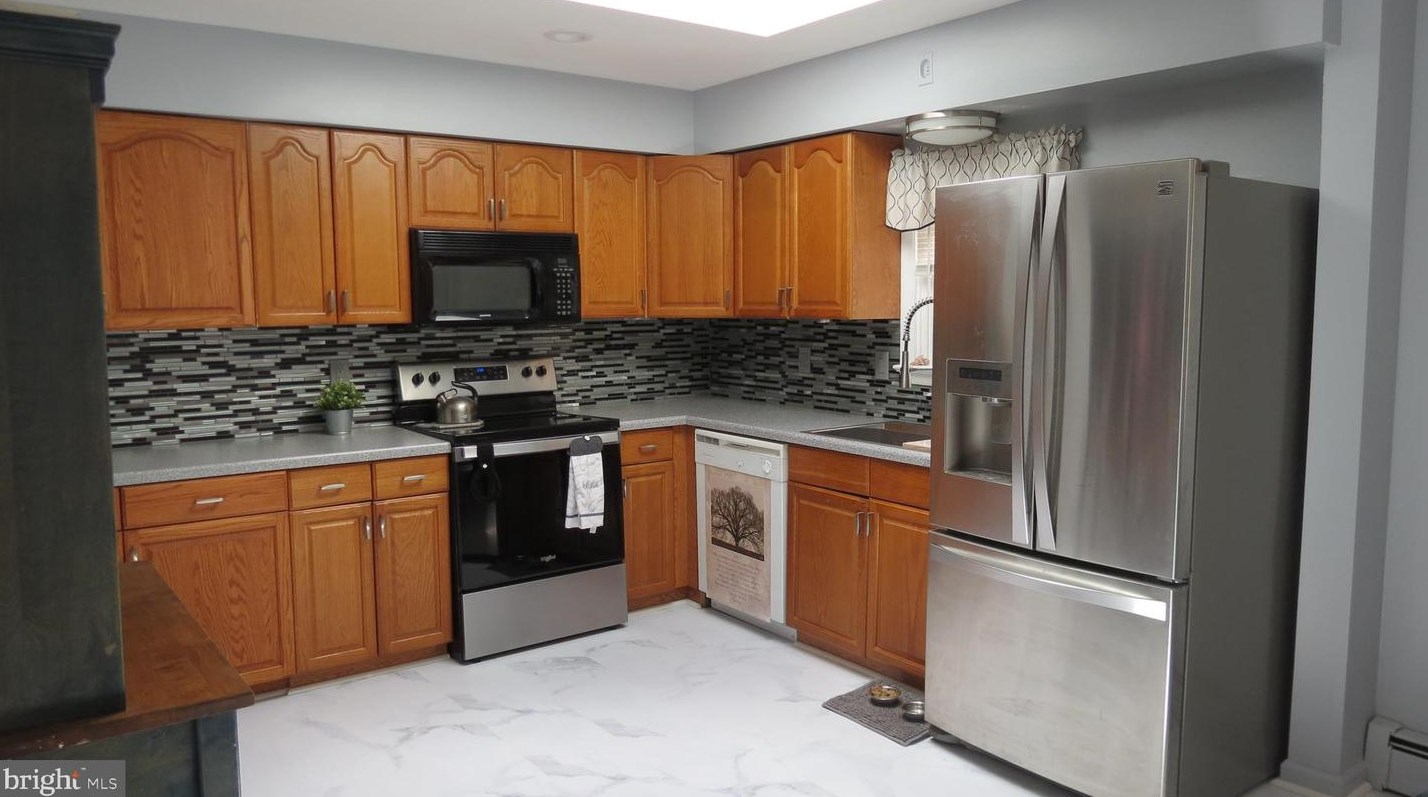 524 Clermont Dr, Harrisburg, PA 17112-2216