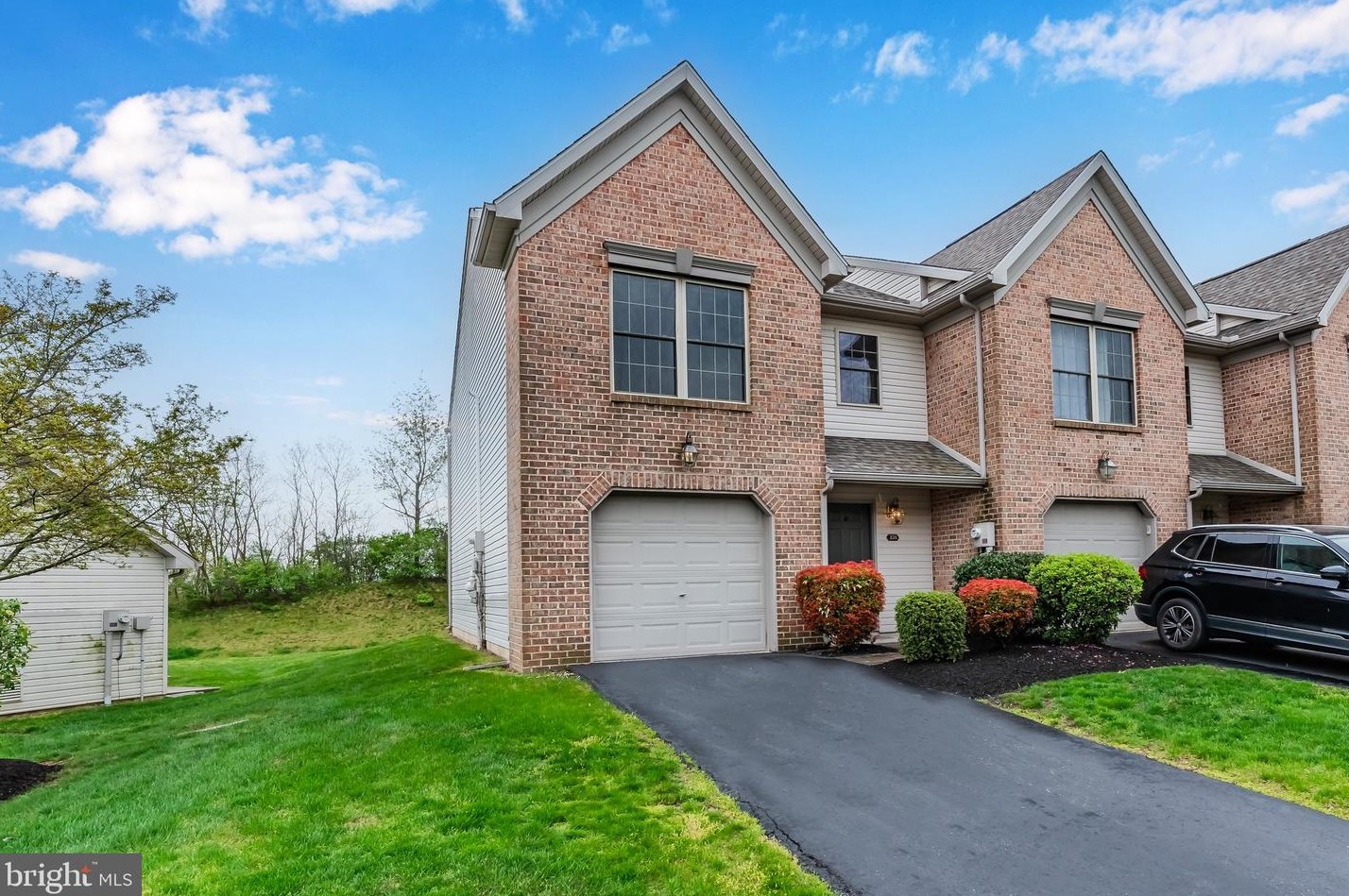 220 Timber View Dr, Harrisburg, PA 17110