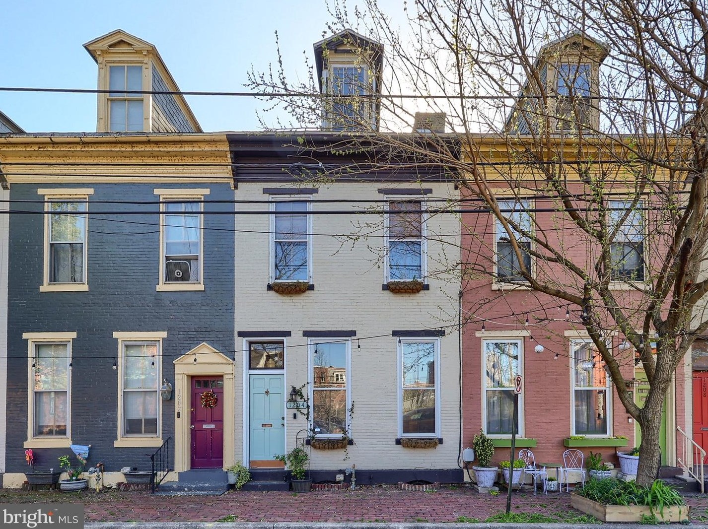 1204 Penn St, Harrisburg, PA 17102-2750