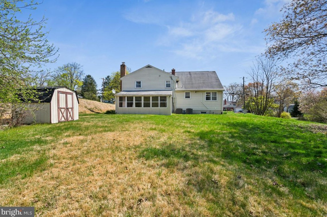204 Fairville Ave, Harrisburg PA  17112-9463 exterior
