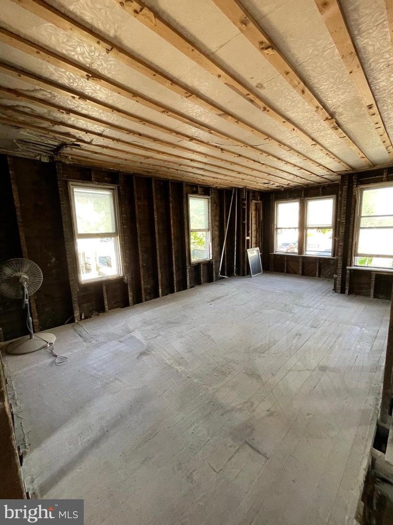 239 Locust St, Harrisburg PA  17109-4613 exterior