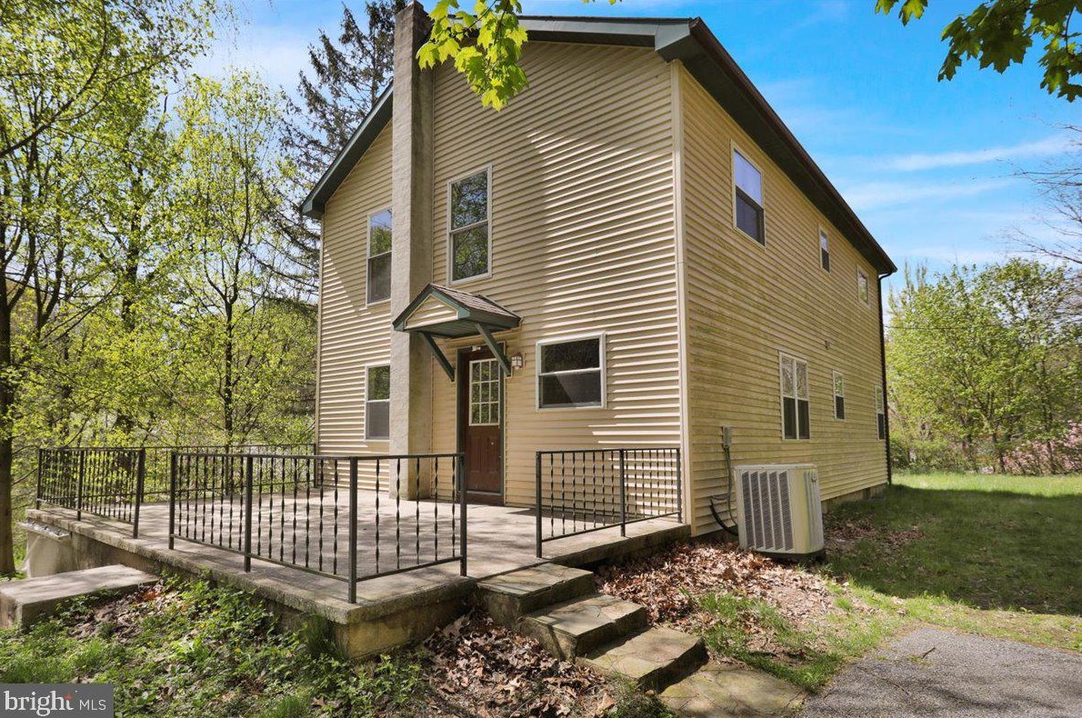 629 Bullfrog Valley Rd, Hummelstown PA  17036-9743 exterior