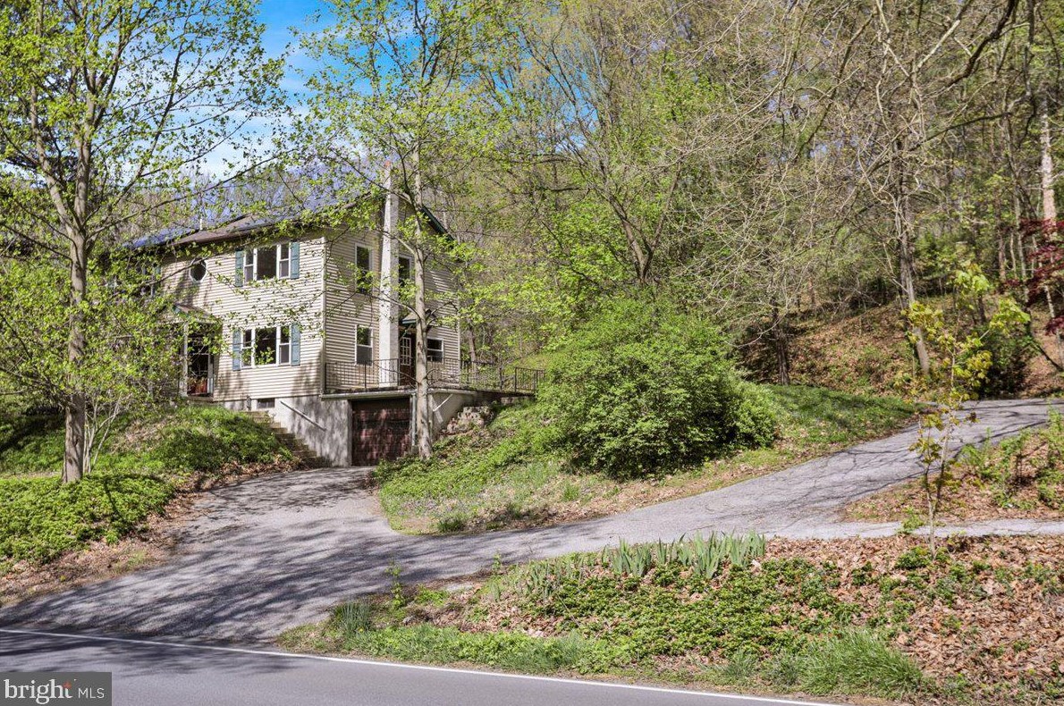 629 Bullfrog Valley Rd, Hummelstown PA  17036-9743 exterior