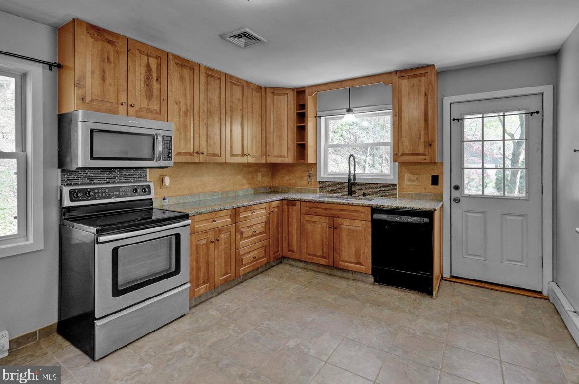 629 Bullfrog Valley Rd, Hummelstown PA  17036-9743 exterior