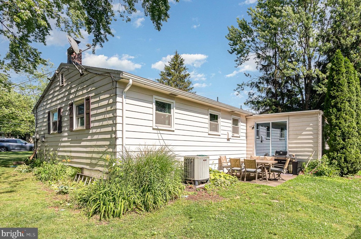 600 Burgundy Rd, Harrisburg PA  17112-3107 exterior