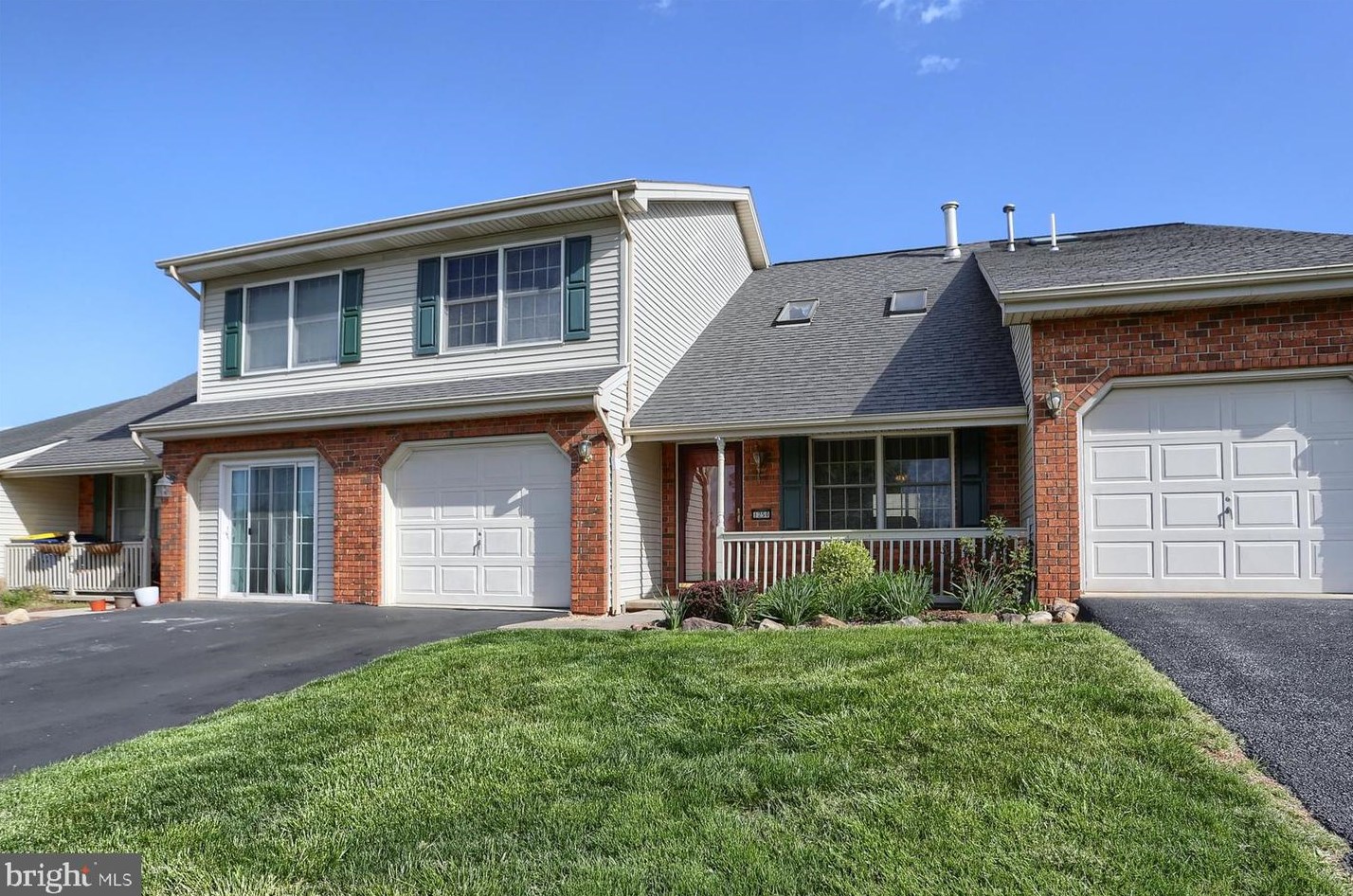 1250 Woodridge Dr, Hbg Inter Airp, PA 17057