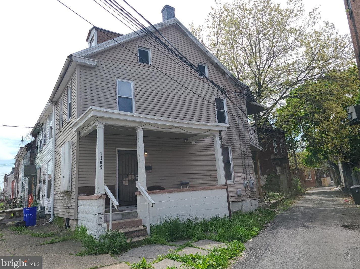 1309 Howard St, Harrisburg, PA 17104-1157