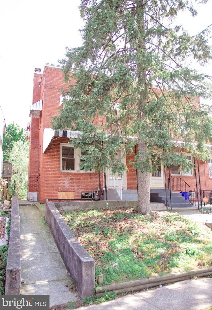 2267 Kensington St, Harrisburg, PA 17104-2014
