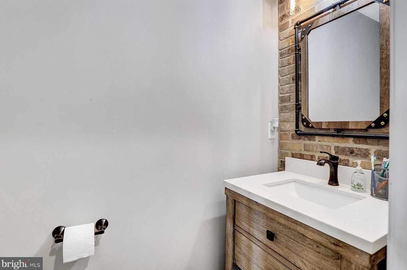 2228 Northview Ln, Harrisburg PA 17110-3913 exterior