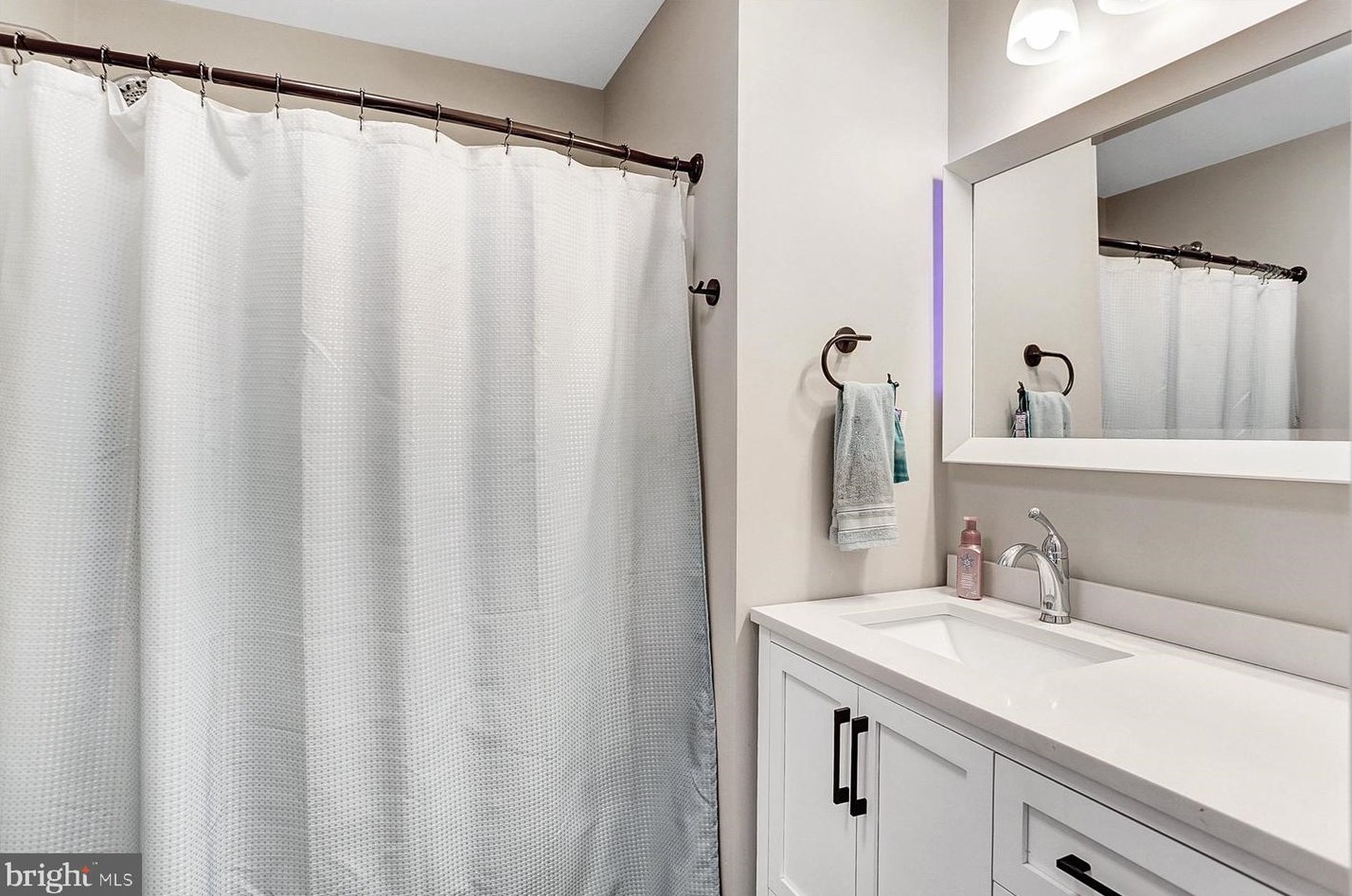 2228 Northview Ln, Harrisburg PA 17110-3913 exterior