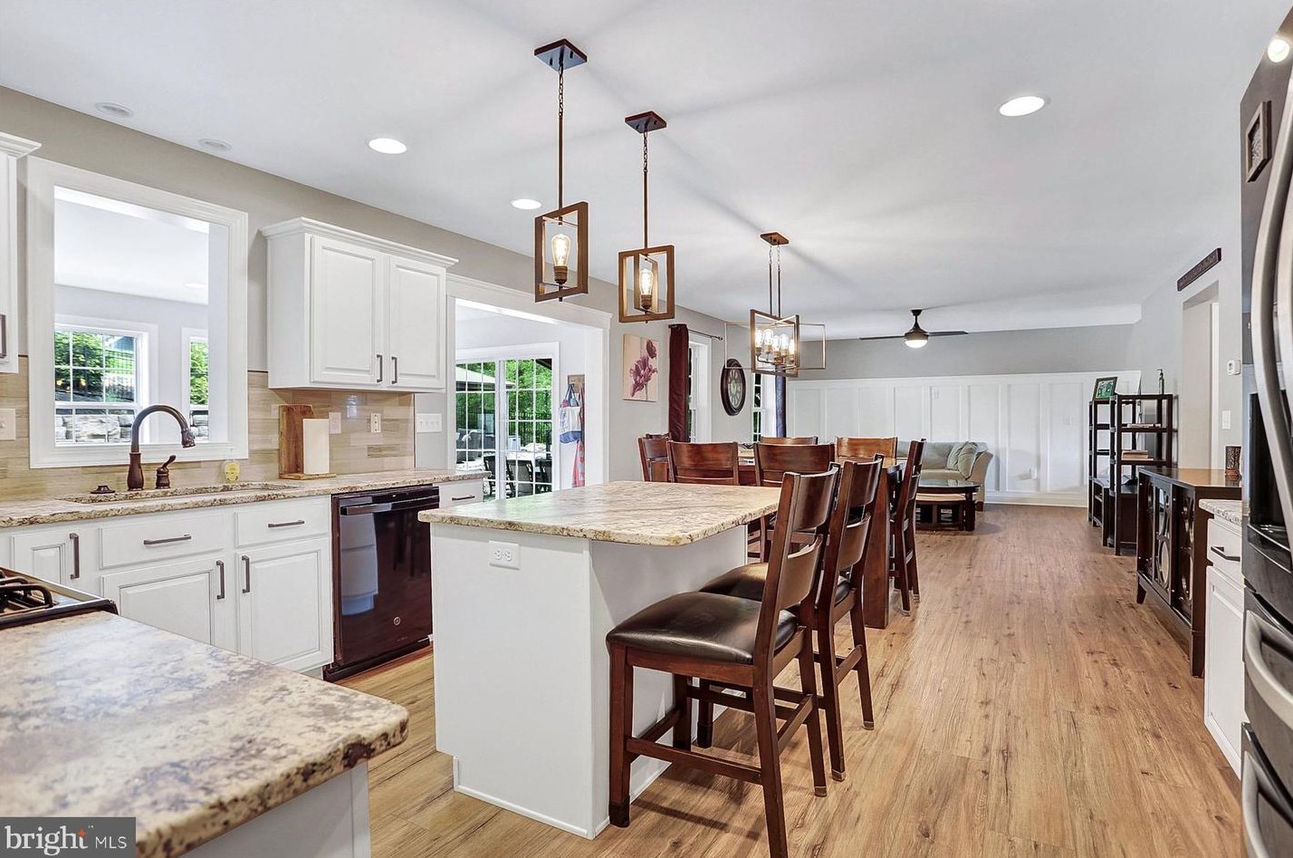 2228 Northview Ln, Harrisburg PA 17110-3913 exterior