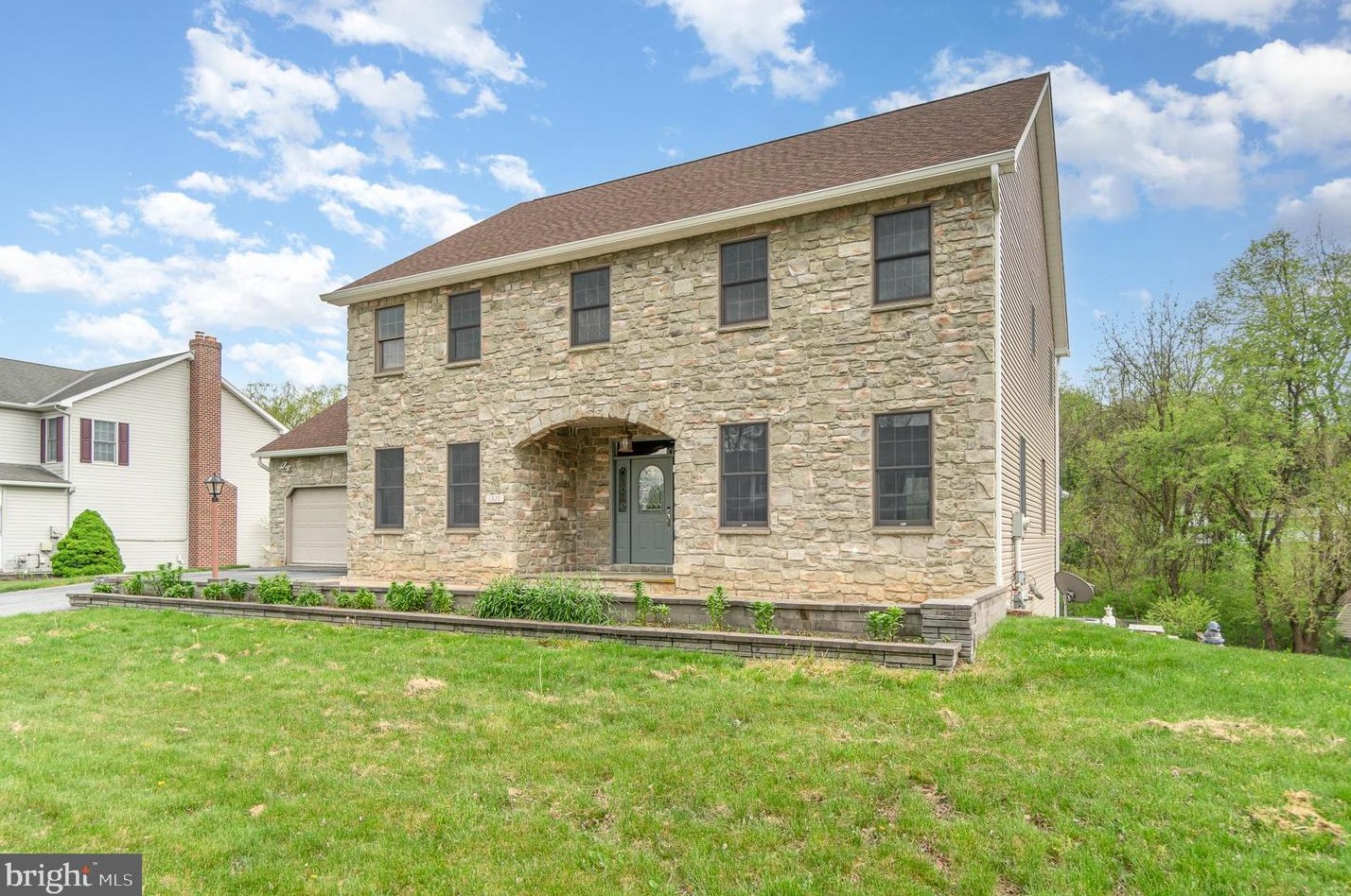 1320 Carriage House Rd, Hbg Inter Airp, PA 17057