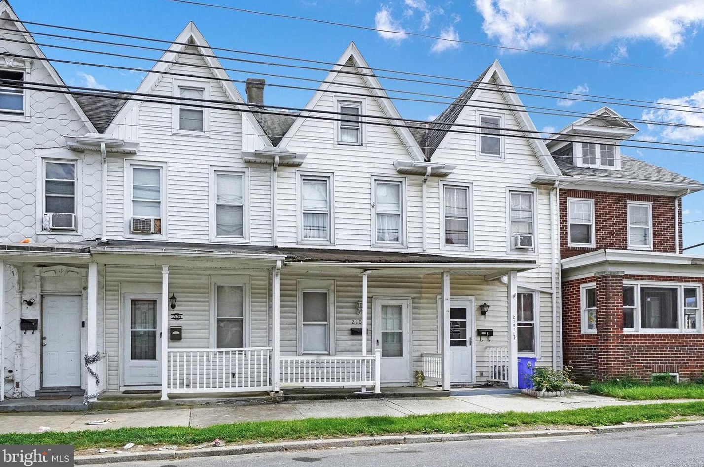 2103 Greenwood St, Harrisburg, PA 17104-2737