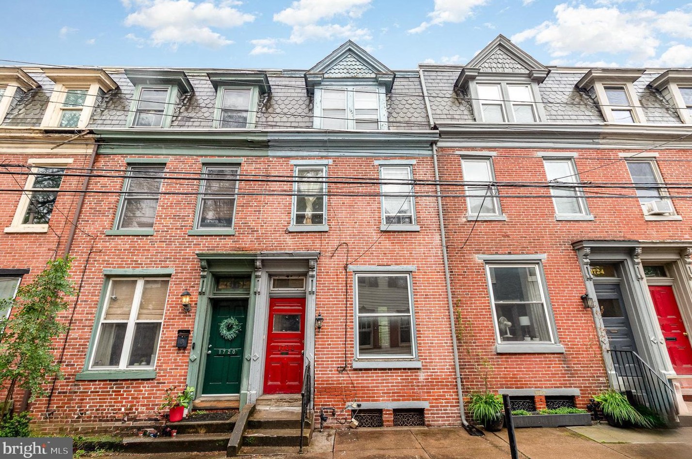1722 Susquehanna St, Harrisburg, PA 17102-2332