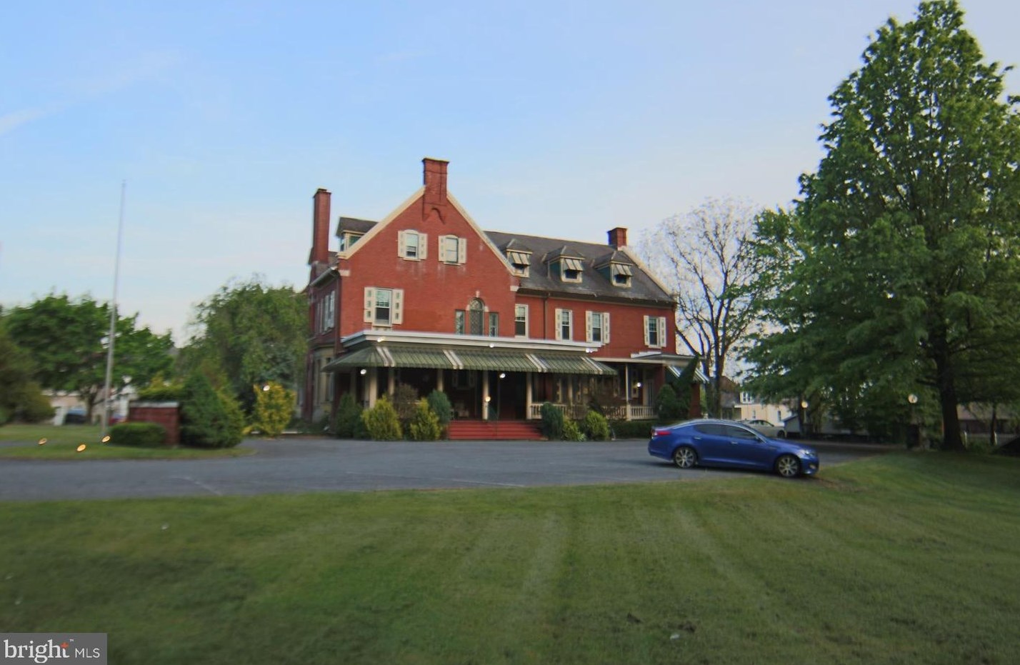 112 Harrisburg St, Harrisburg, PA 17113-2250
