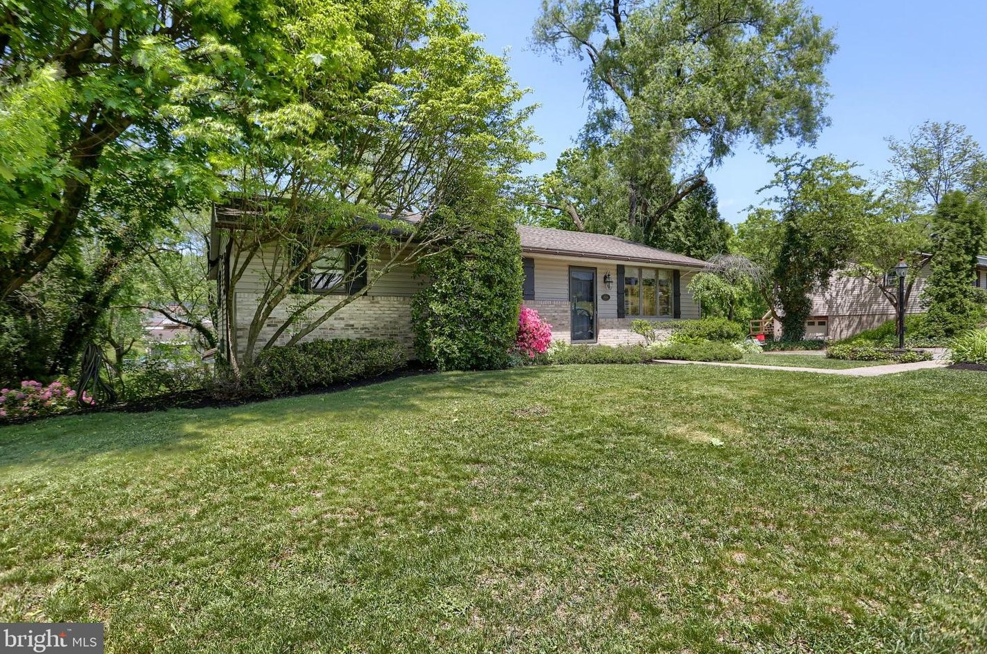 4906 Creek Dr, Harrisburg, PA 17112-2910