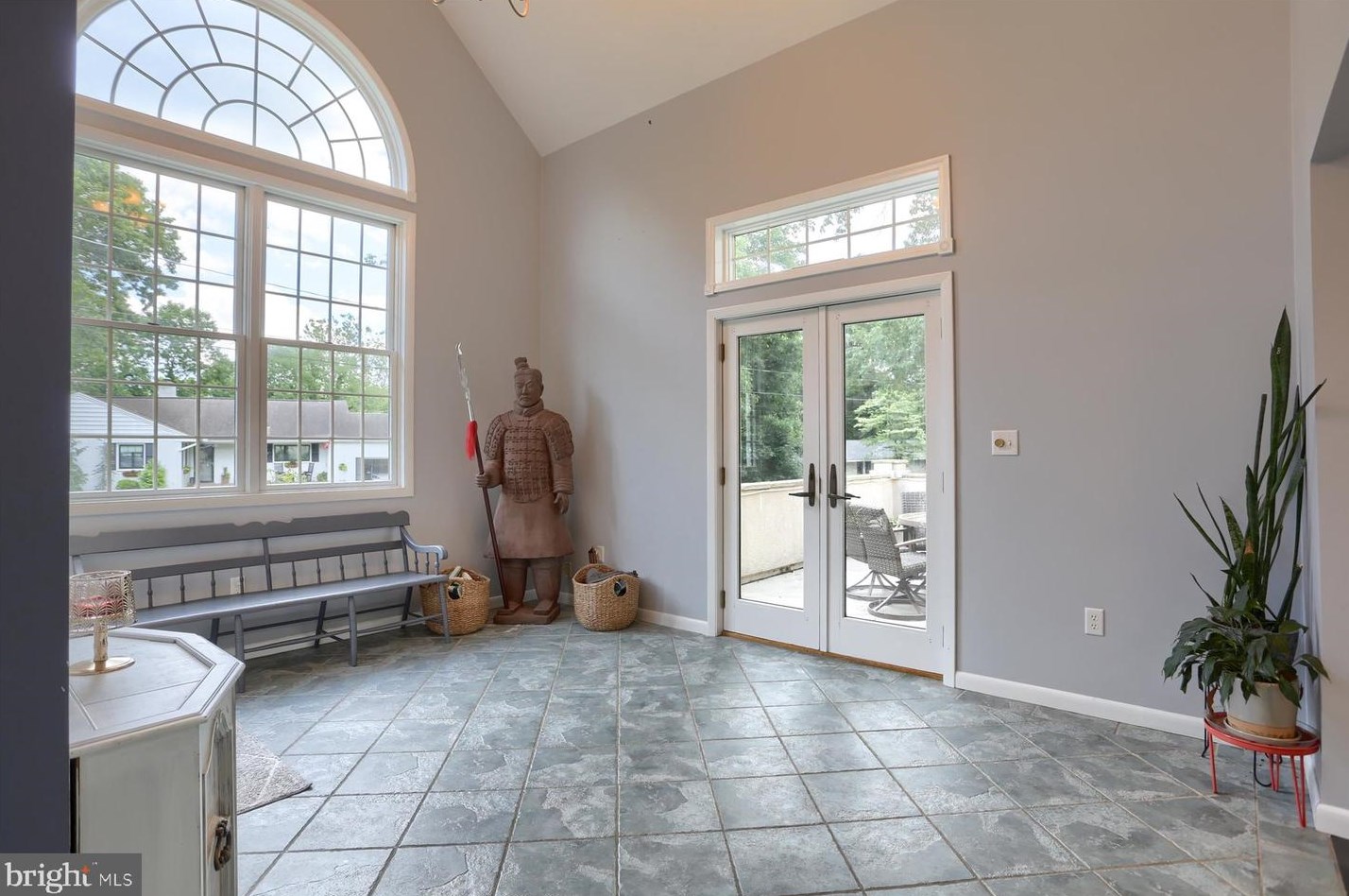 1504 Woodcrest Cir, Harrisburg, PA 17112