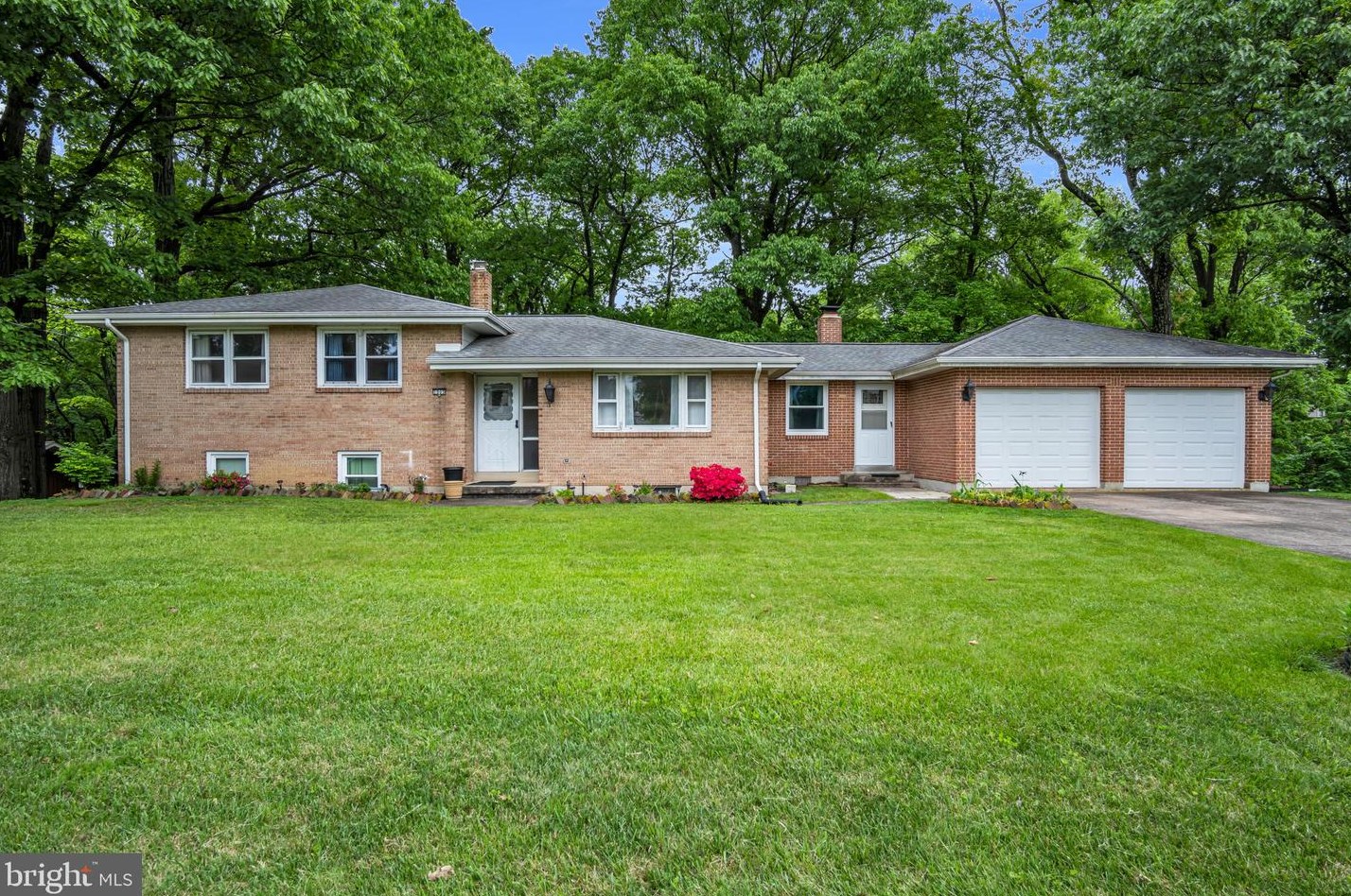 1005 Seemore Dr, Harrisburg, PA 17111-4638