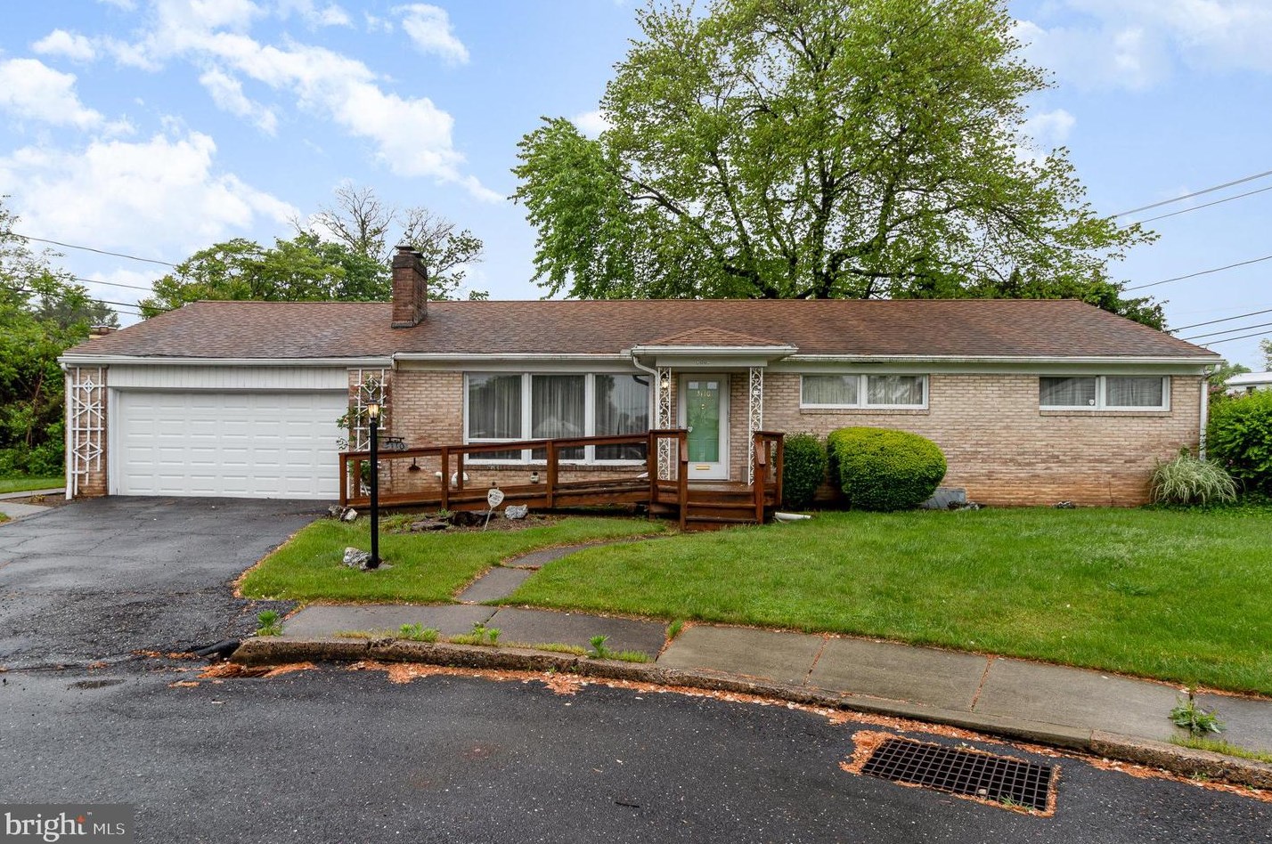 3110 Earle St, Harrisburg, PA 17109-4632
