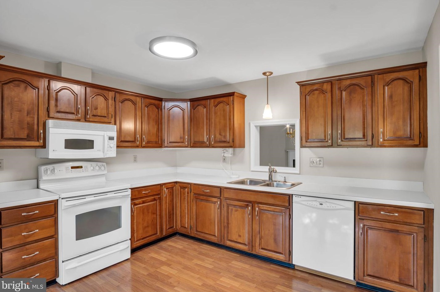 2015 Southpoint Dr, Hummelstown, PA 17036