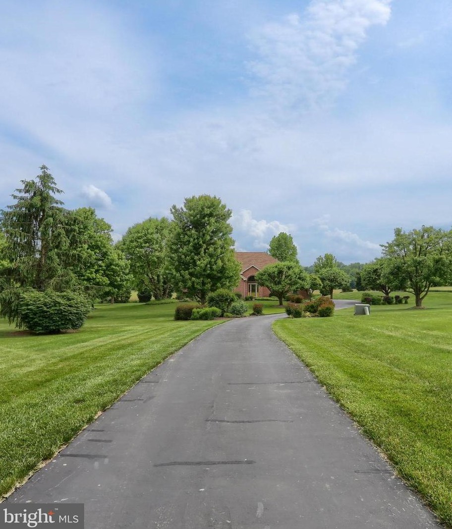 1171 Foxianna Rd, Hbg Inter Airp, PA 17057-4252