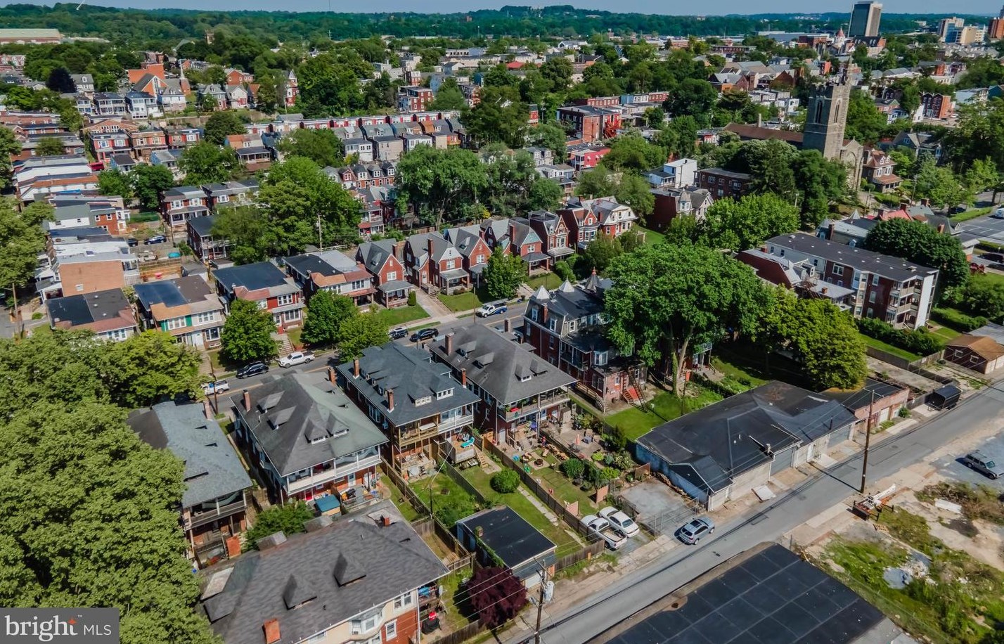 2244 3rd St, Harrisburg PA  17110-1813 exterior