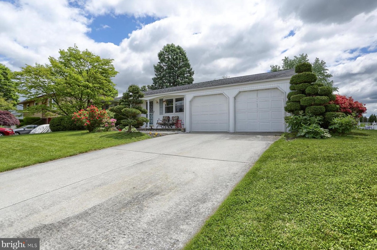 3221 Scenic Rd, Harrisburg, PA 17109-1028