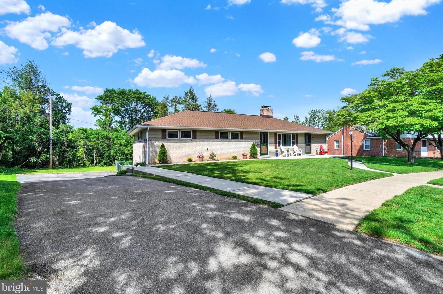 4030 Nancy Dr, Harrisburg, PA 17109-4123