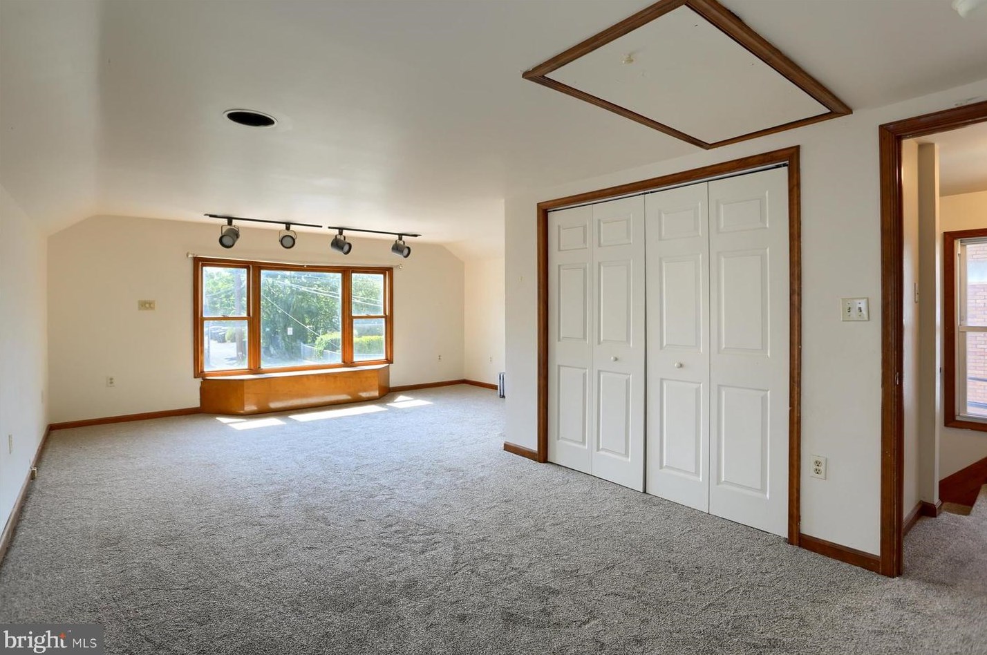 223 Locust St, Harrisburg PA  17113-2333 exterior