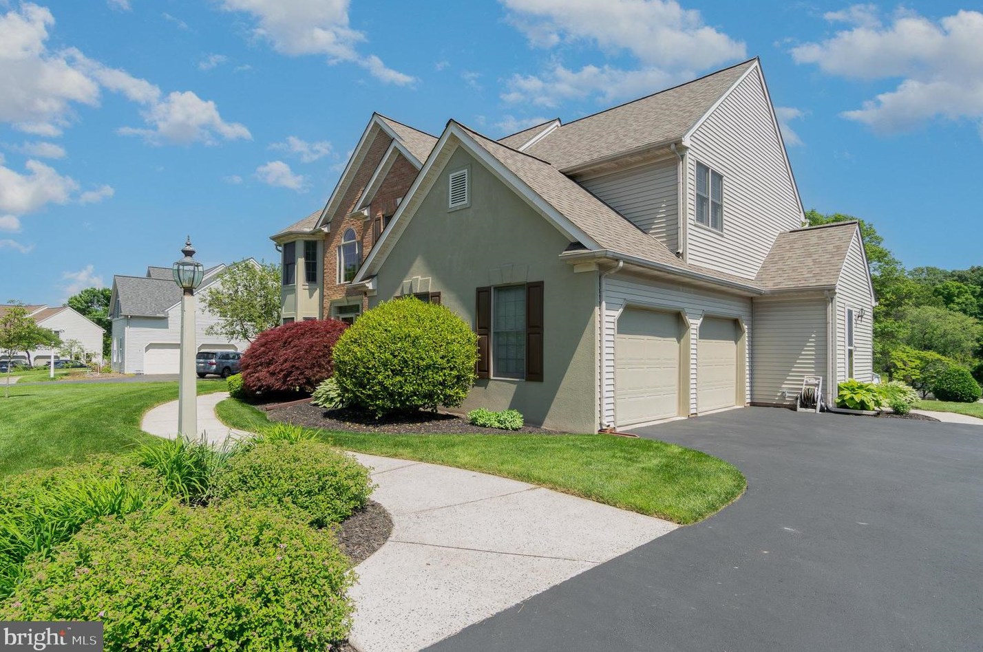 46 Hawthorne Dr, Swatara, PA 17033-2678