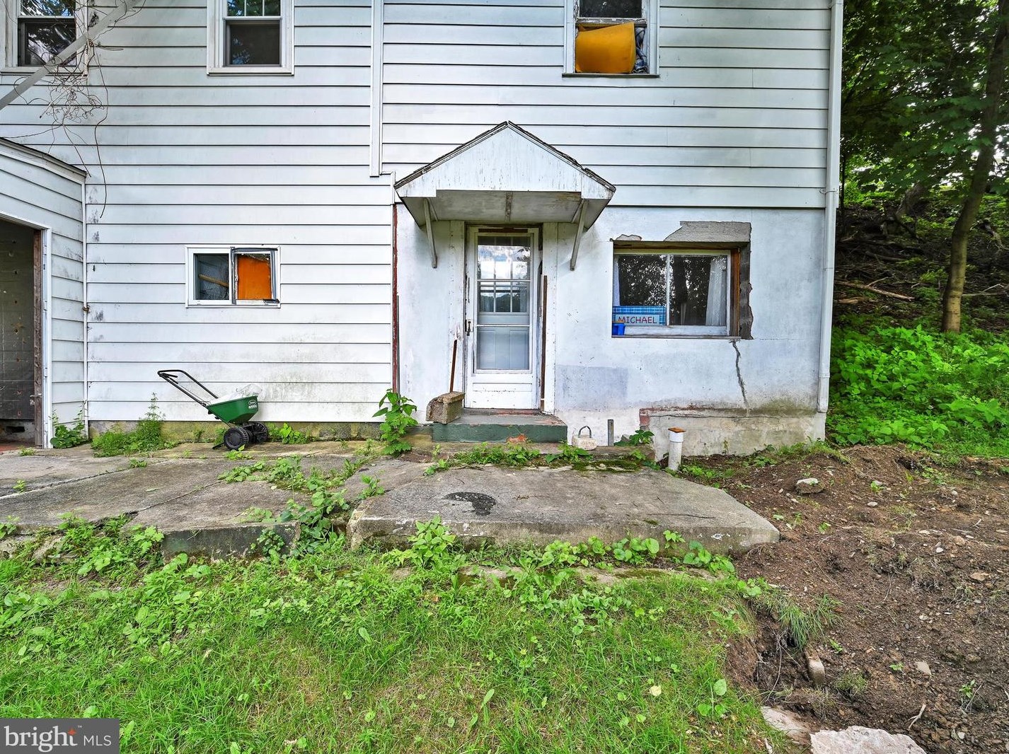 802 Mohn St, Harrisburg, PA 17113-2076