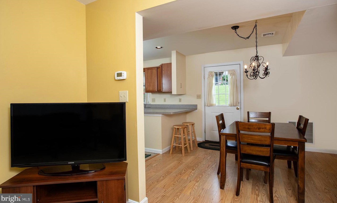 320 Woodland Vw Ct, Harrisburg PA  17110-3938 exterior