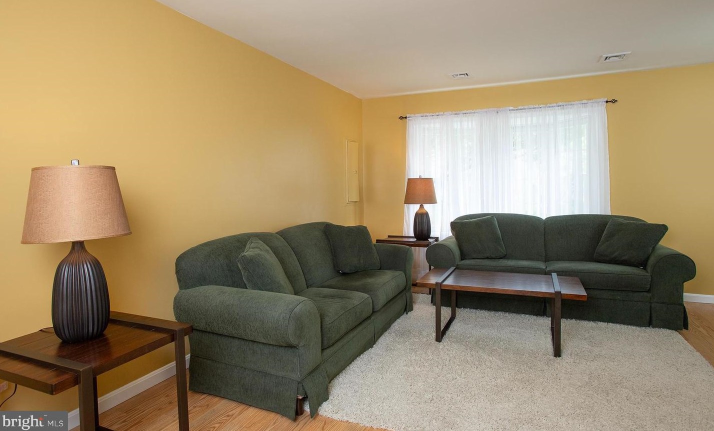 320 Woodland Vw Ct, Harrisburg PA  17110-3938 exterior