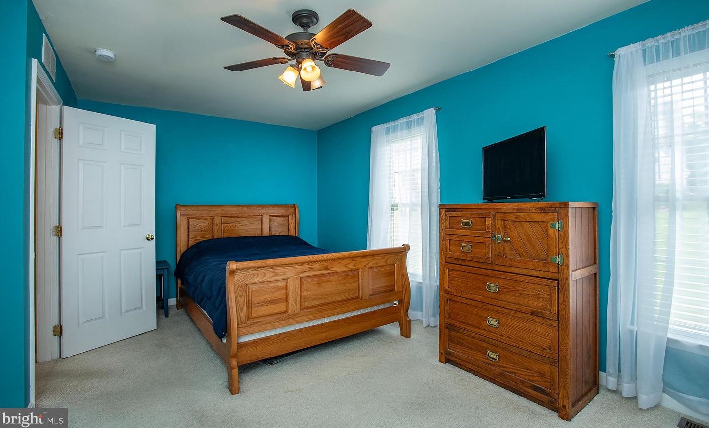 320 Woodland Vw Ct, Harrisburg PA  17110-3938 exterior