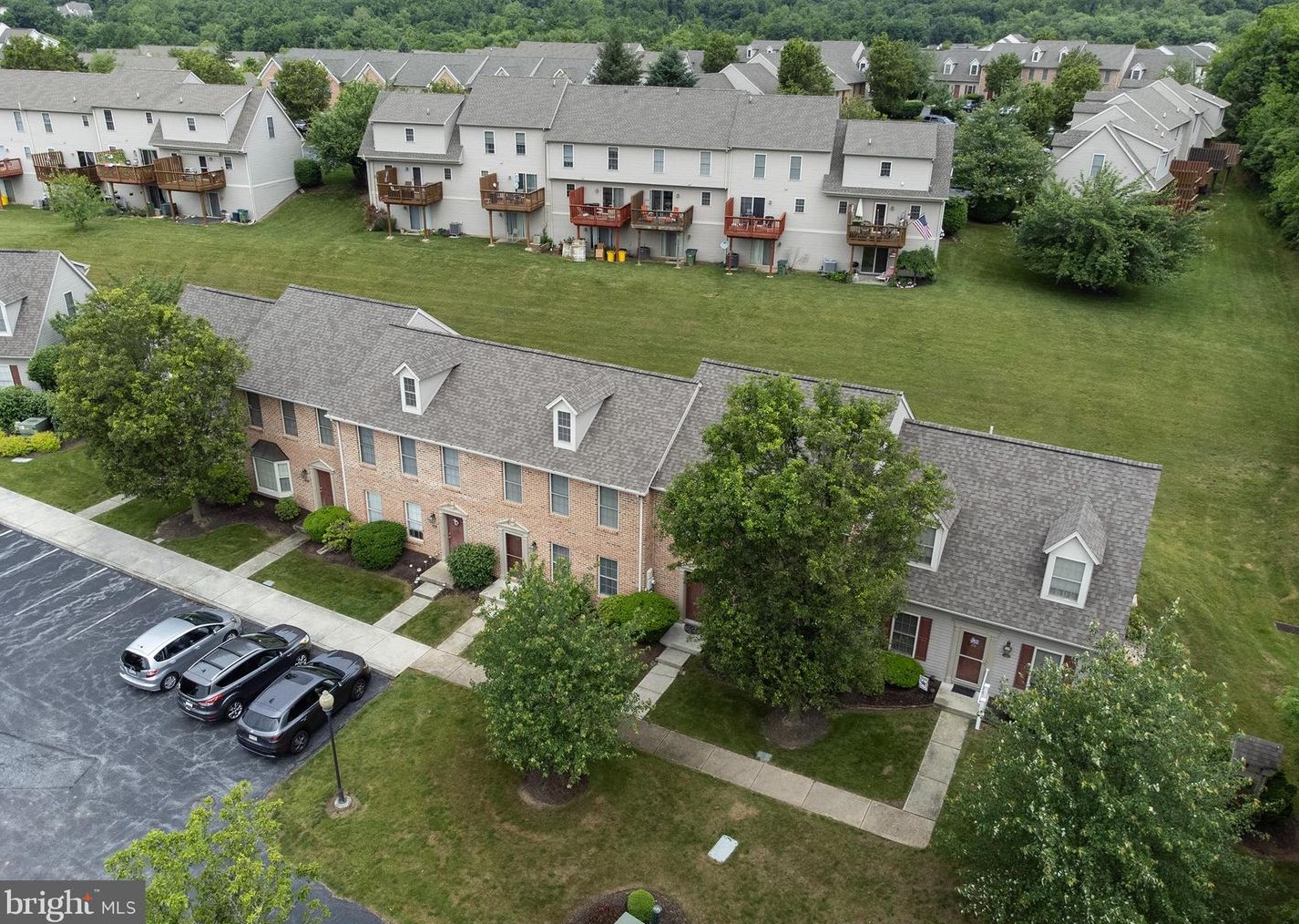 320 Woodland Vw Ct, Harrisburg PA  17110-3938 exterior