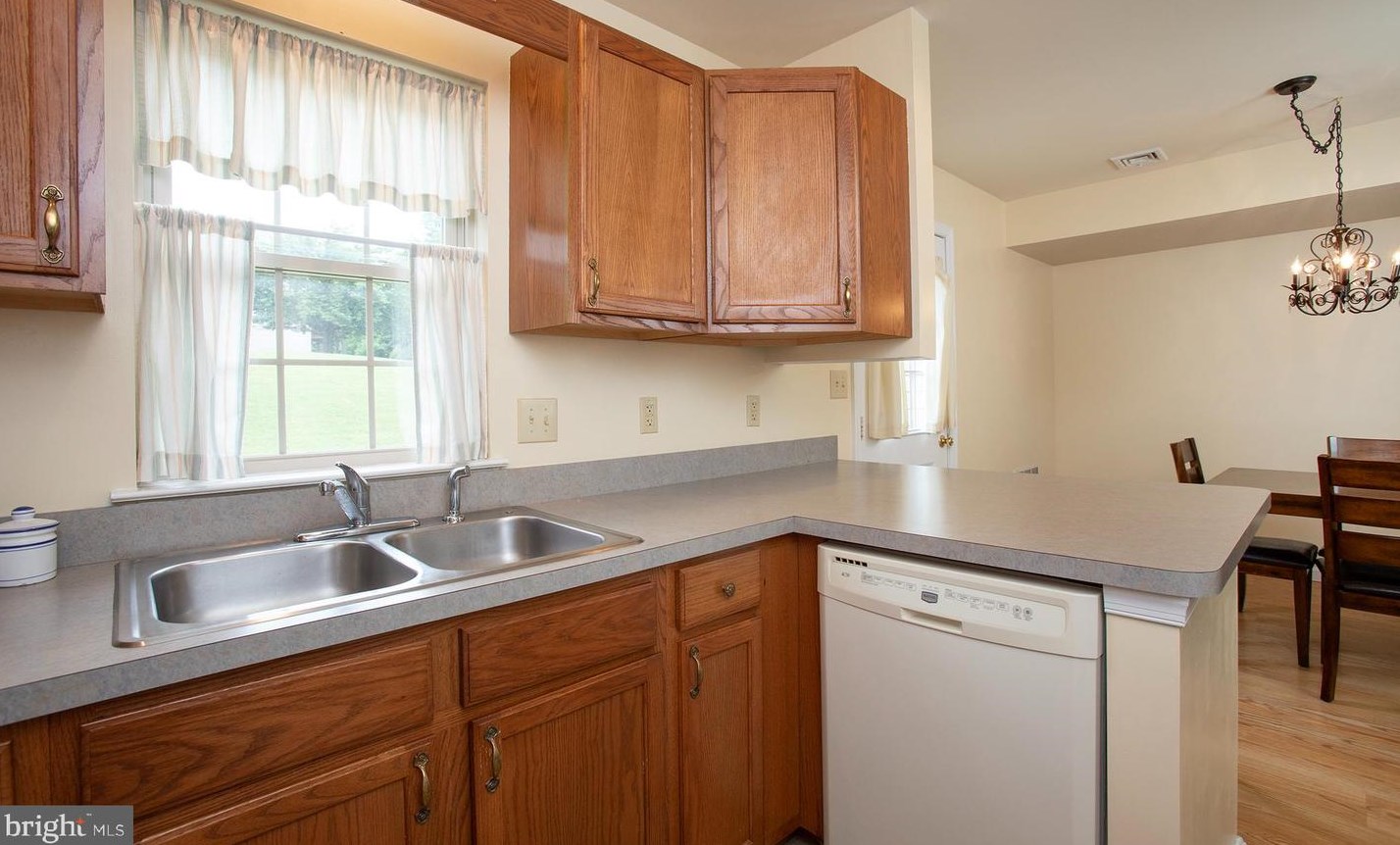 320 Woodland Vw Ct, Harrisburg PA  17110-3938 exterior