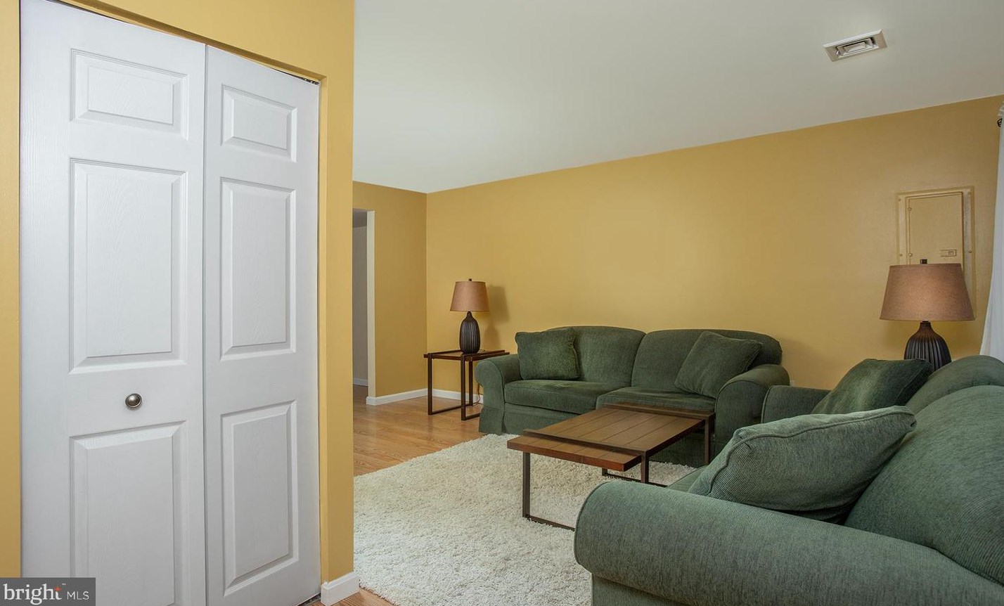 320 Woodland Vw Ct, Harrisburg PA  17110-3938 exterior