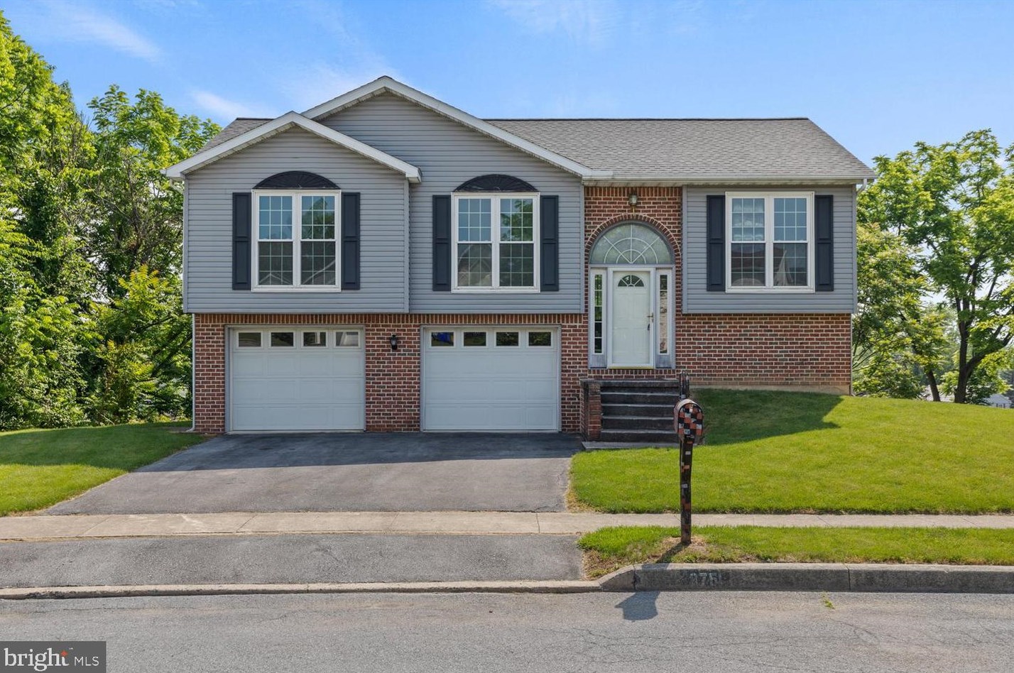 8751 Washington Cir, Hummelstown, PA 17036