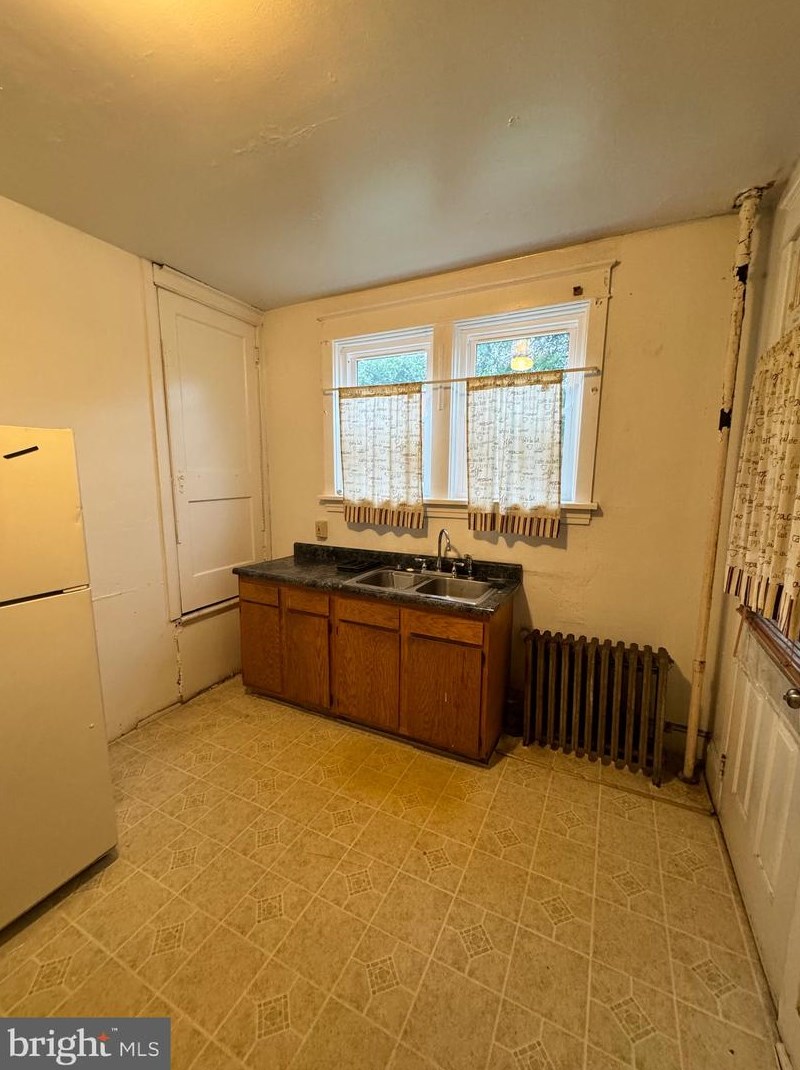 1855 Holly St, Harrisburg PA  17104-1201 exterior