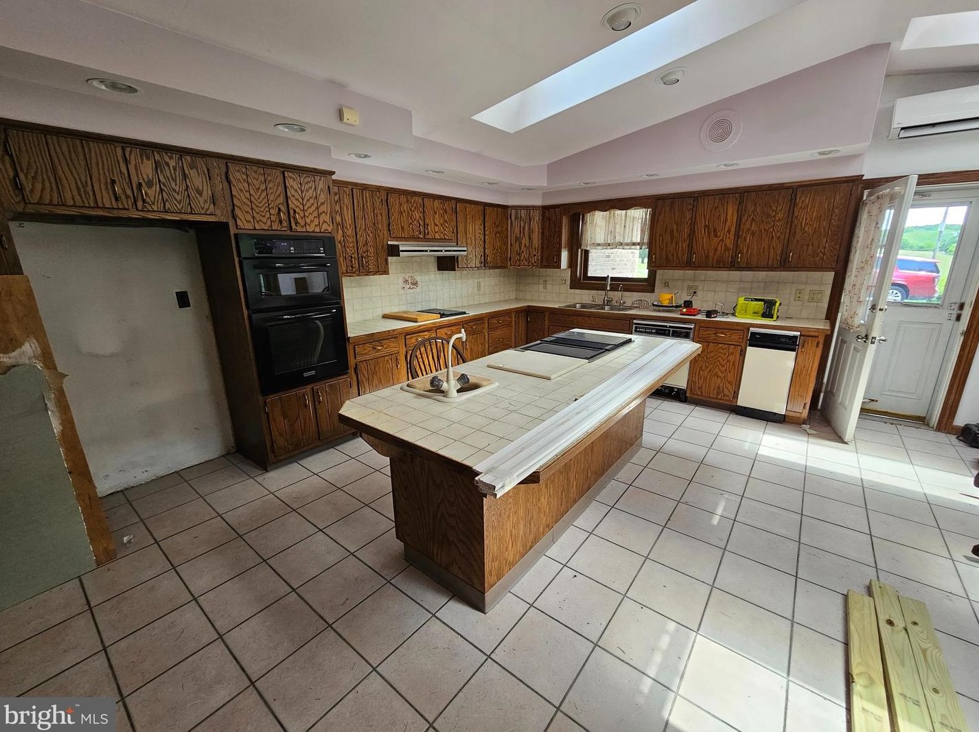 752 Nyes Rd, Hummelstown PA 17036-8688 exterior