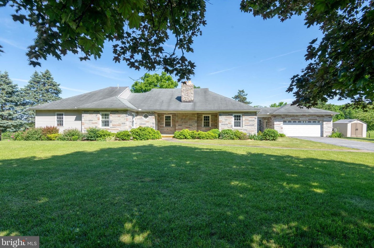 78 Grandview Rd, Hummelstown, PA 17036