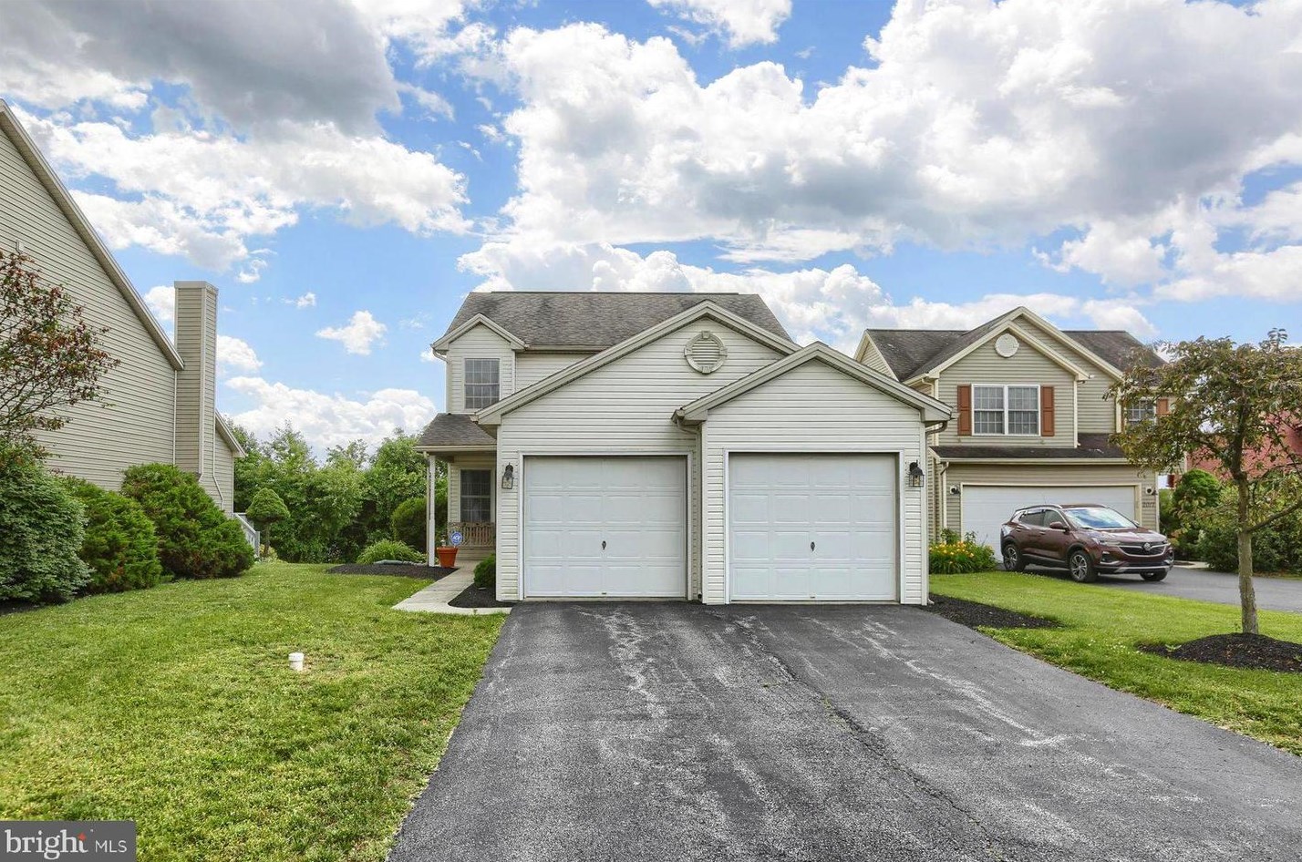2015 Alexis Dr, Harrisburg, PA 17110