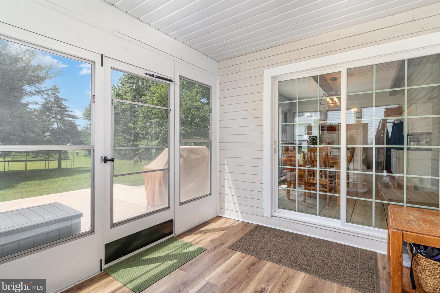 5727 Meadowbrook Dr, Harrisburg PA  17112-3138 exterior