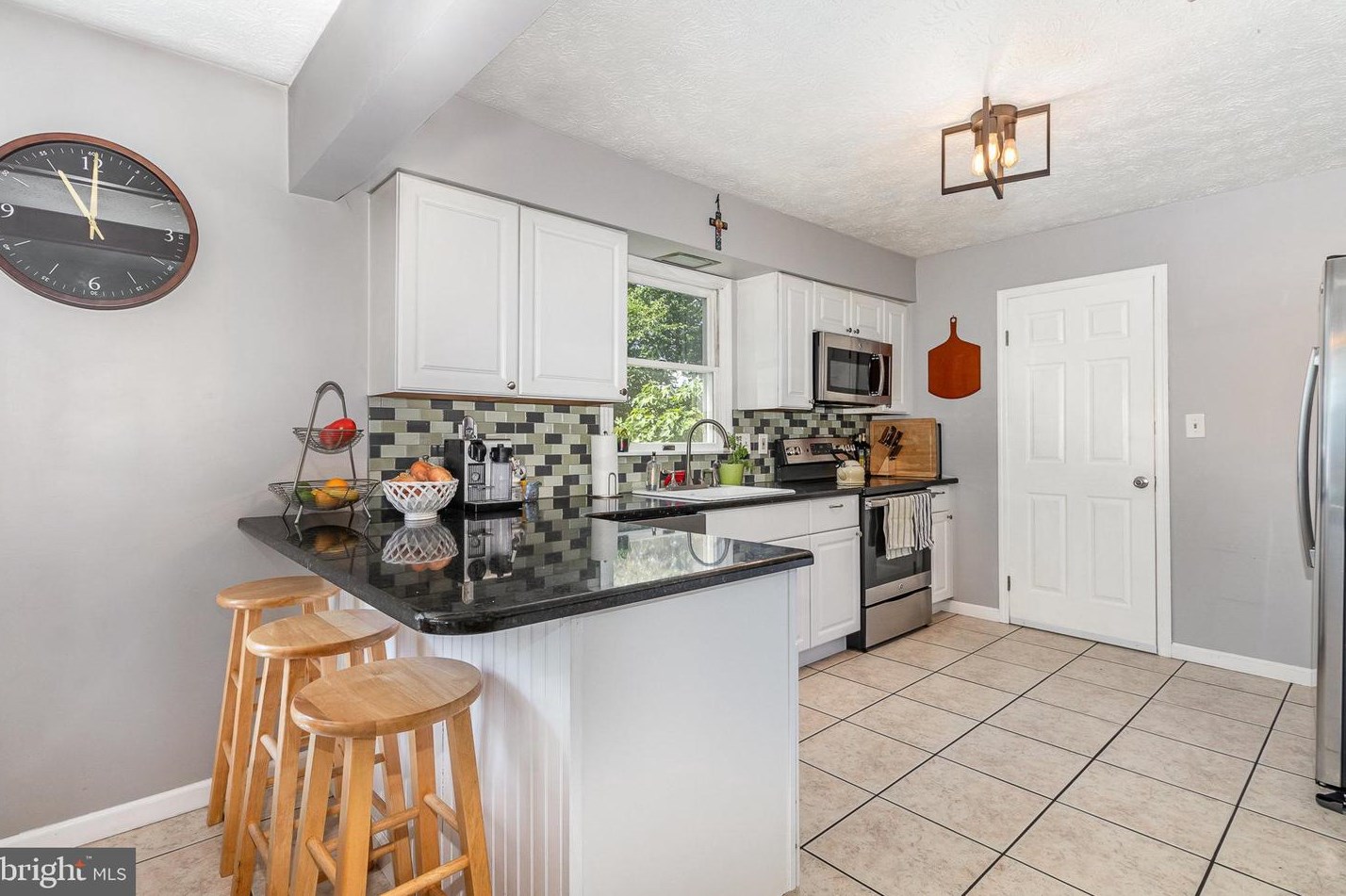 5727 Meadowbrook Dr, Harrisburg PA  17112-3138 exterior