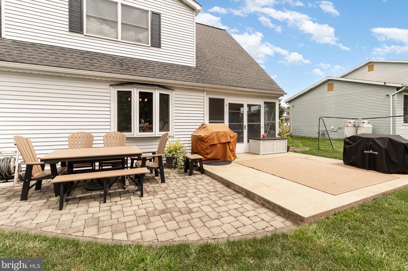 5727 Meadowbrook Dr, Harrisburg PA  17112-3138 exterior