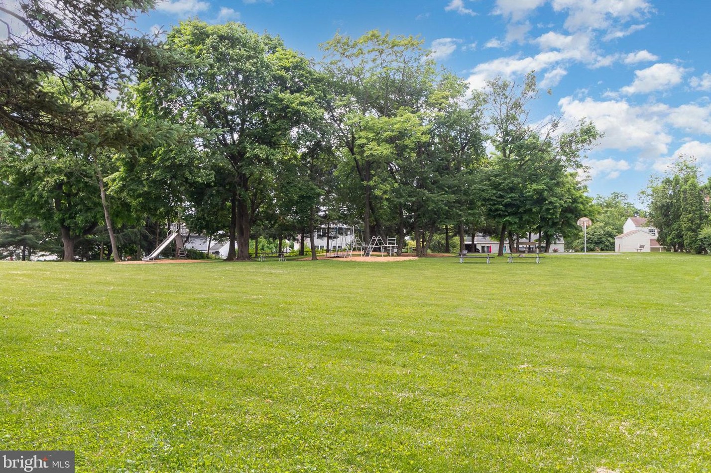 5727 Meadowbrook Dr, Harrisburg PA  17112-3138 exterior